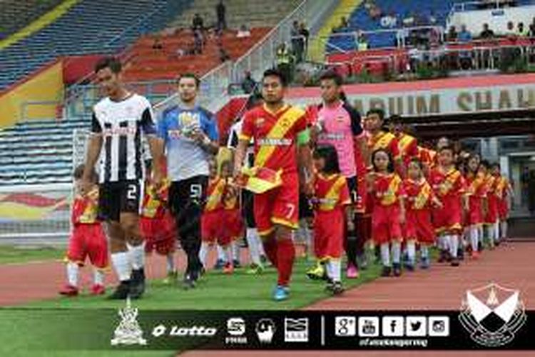 Andik Vermansyah (7) didaulat sebagai kapten Selangor FA saat melawan Pahang FA pada ajang serupa di Stadion Shah Alam, Selasa (9/8/2016).
