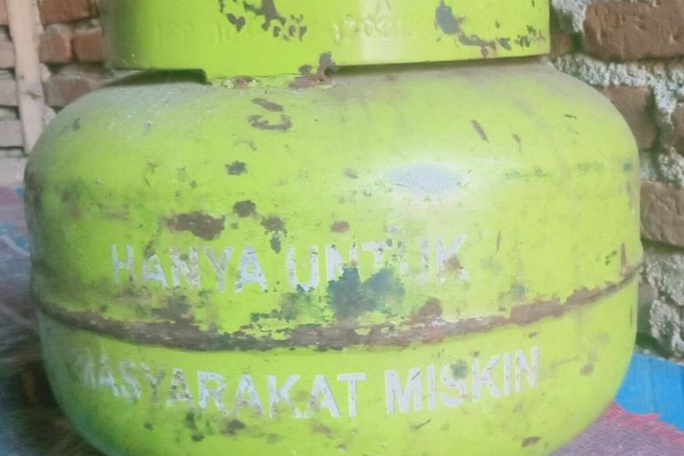 Masyarakat Bima mengeluhkan gas LPG 3 kg dijual bebas dengan harga tinggi. Gas yang disubsidi pemerintah ini dipatok dengan kisaran Rp 25 ribu hingga Rp 30 ribu per tabung