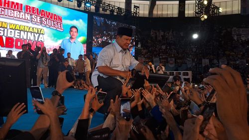 Prabowo Hadiri Silaturahmi Relawan Se-Sulsel, Didampingi Mentan dan Keponakan JK