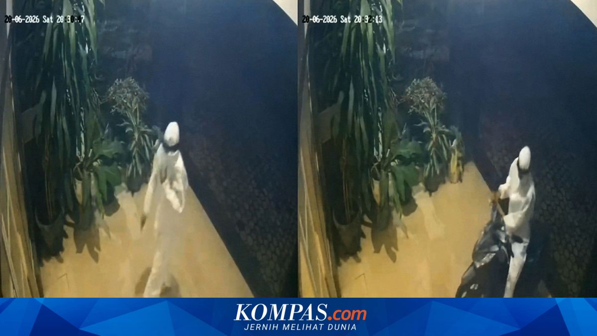 Viral Maling Berkostum Mirip Pocong Gasak Motor di Kantor BPKAD Way Kanan