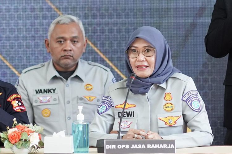 Direktur Operasional Jasa Raharja Dewi Aryani Suzana memastikan para korban tenggelamnya kapal wisata Tiga Putra di perairan Pantai Malabero, Kota Bengkulu, pada Minggu (11/5/2025), mendapatkan hak jaminan dan santunan sesuai peraturan yang berlaku.