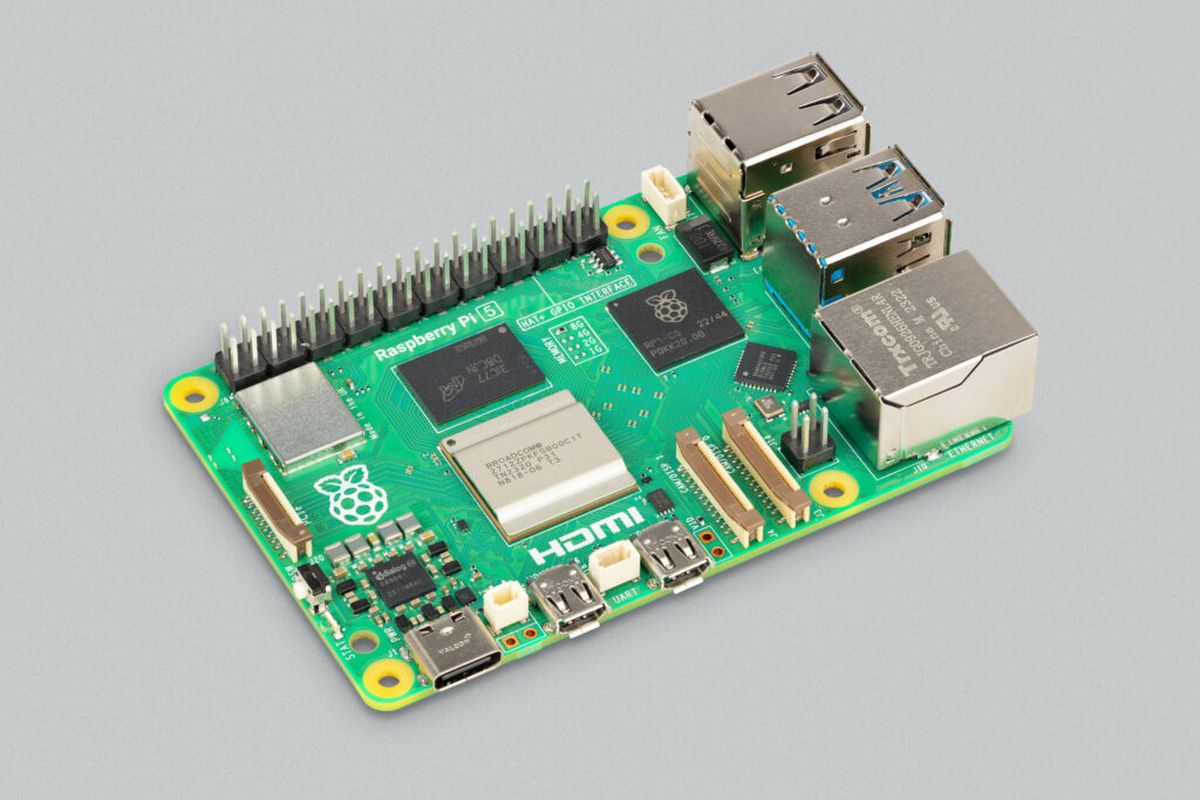 Komputer mini Raspberry Pi 5