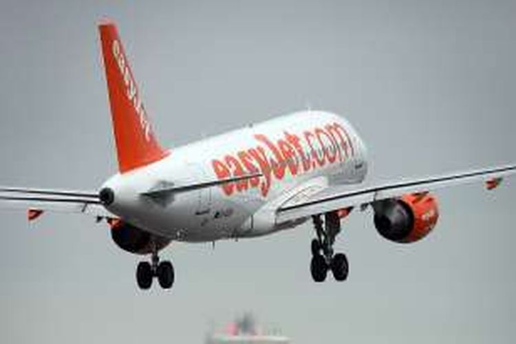 Penumpang easyJet meninju pilot pesawat itu