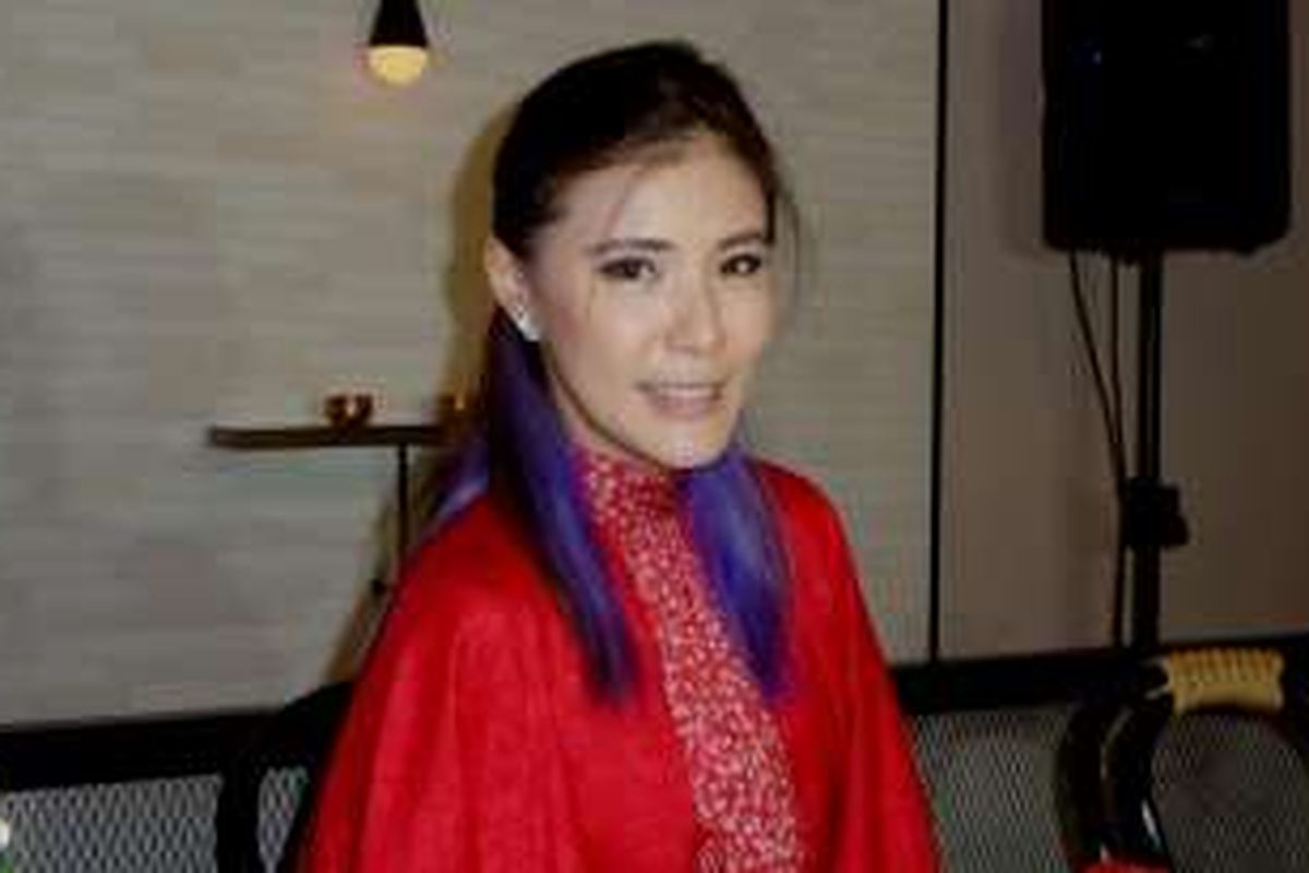 Olga Lydia diabadikan usai pengukuhan juri FFI 2016 di GIA Restaurant, Jakarta Pusat, Senin (17/10/2016).