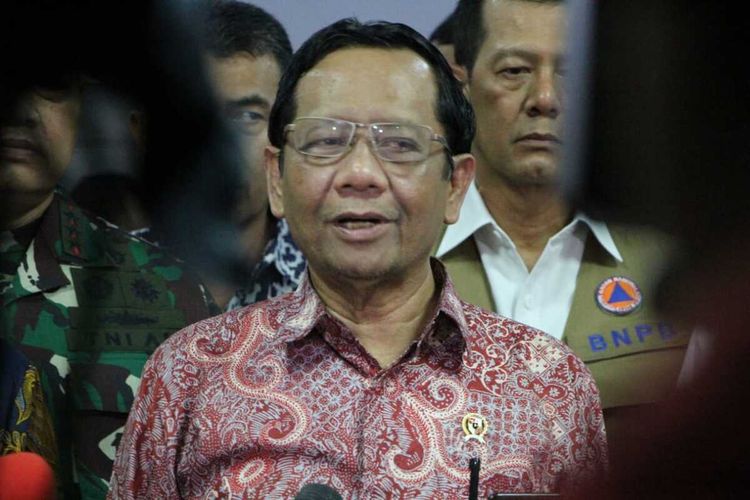 Menteri Koordinator Bidang Politik, Hukum dan Keamanan (Menkopolhukam) RI, Mahfud Md ditemui di kantor Bupati Natuna, kepulauan Riau (Kepri) mengatakan pemerintah masih menggodok terkait wacana pemulangan WNI untuk gelombang kedua, Kamis (6/2/2020).