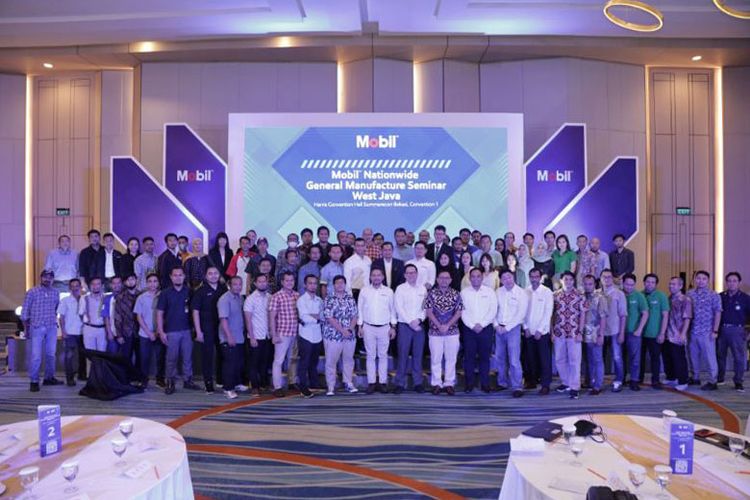 Mobil Nationwide General Manufacture di Harris Convention Hall Summarecon Bekasi, Jawa Barat (Jabar), Selasa (21/3/2023). 