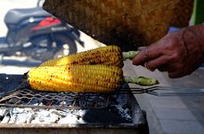 4 Cara Bakar Jagung agar Matang Merata, Tips Masak BBQ Tahun Baru