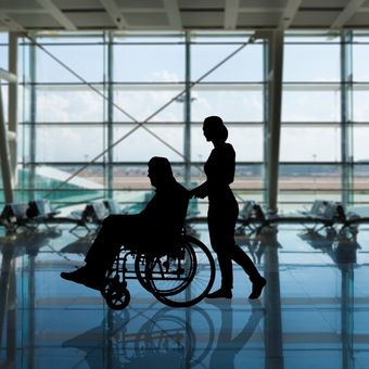 Ilustrasi penyandang disabilitas, penyandang disabilitas di bandara.
