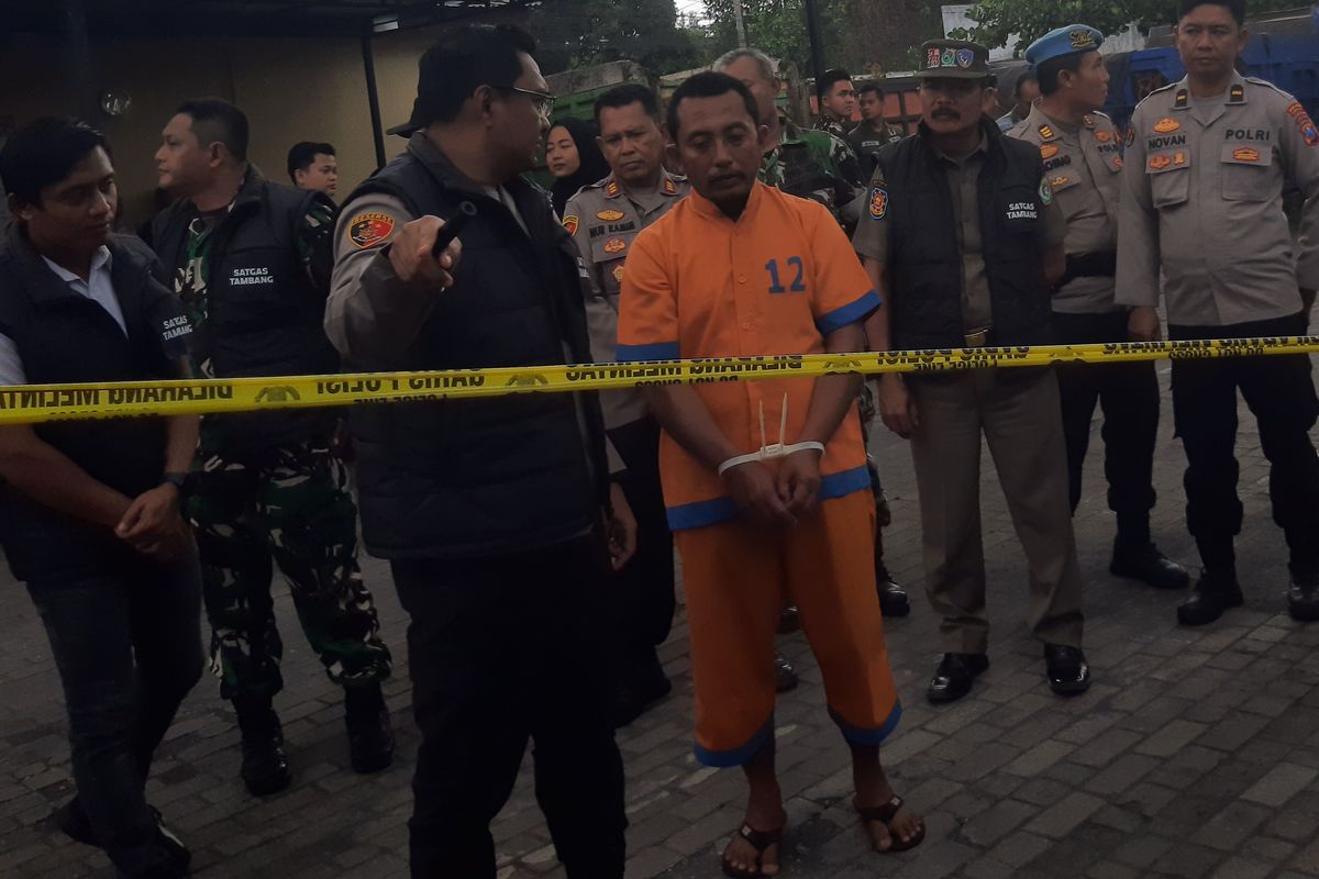 Siral saat dimintai keterangan oleh polisi mengenai barang bukti yang diamakan