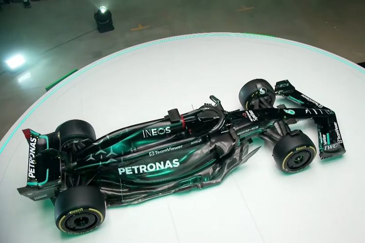 Mercedes resmi meluncurkan mobil balap Formula 1, Mercedes W14 untuk musim balap 2023. 