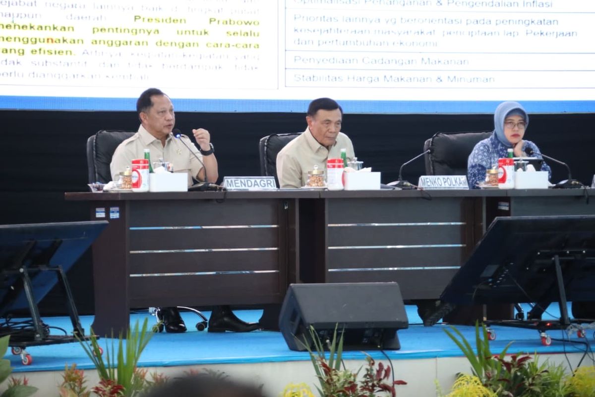 Mendagri Muhammad Tito Karnavian dalam kegiatan Silaturahmi dan Arahan Bersama Menteri Koordinator Bidang Politik dan Keamanan, Menteri Dalam Negeri, dan Menteri Perumahan dan Kawasan Permukiman di Kota Kendari, Sulawesi Tenggara, Sabtu (30/5/2026).
