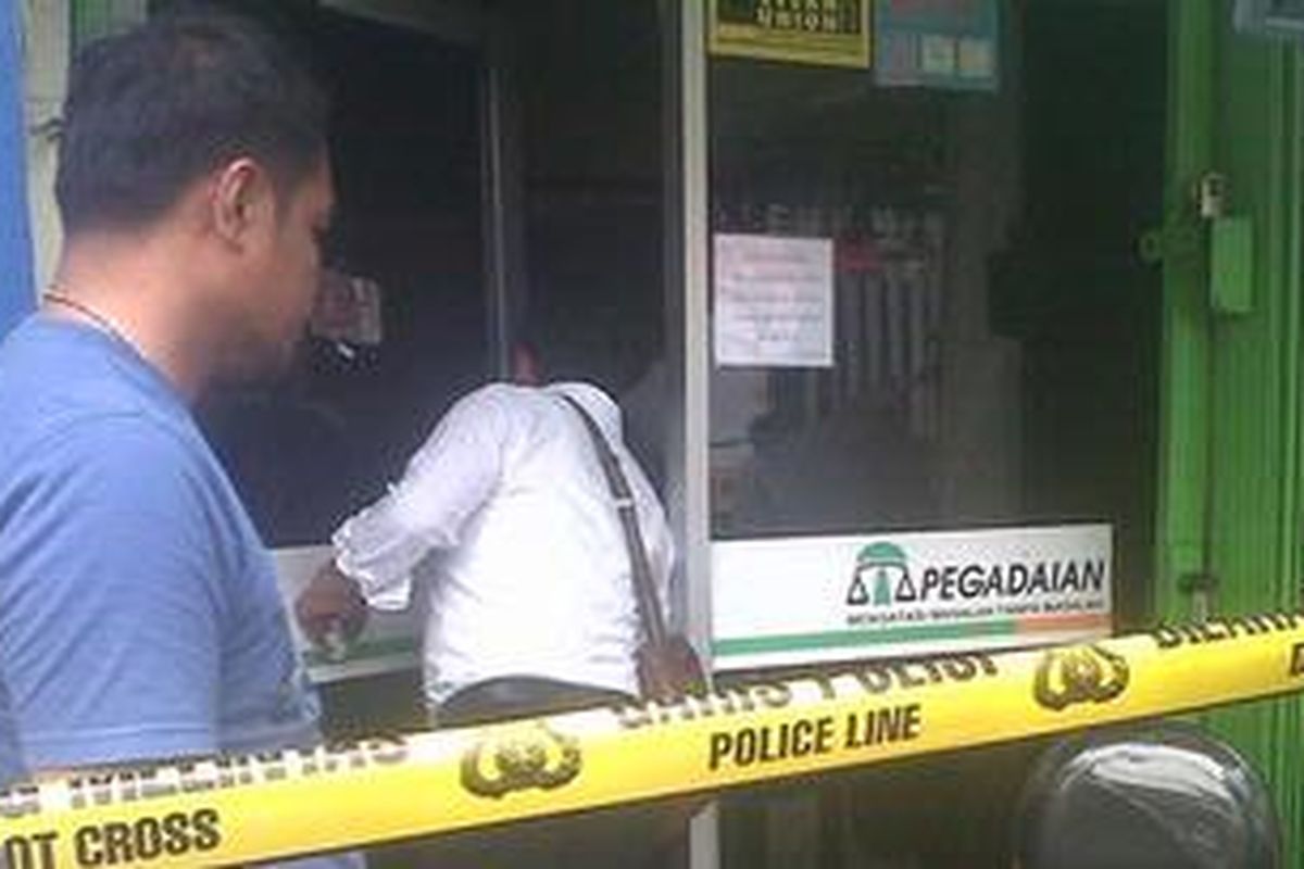 Perampokan Kantor Unit Pegadaian Jalan Cipete Raya, Senin (5/11/2012) siang.