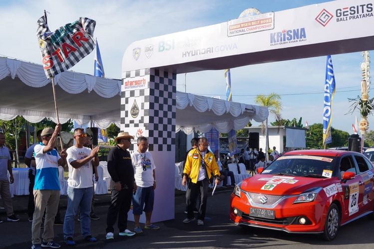 Bupati jembrana I Nengah Tamba membuka Negaroa Bahagia Wisata Rally 2022.