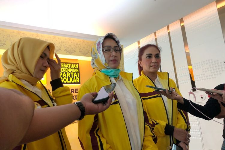Ketua Bidang Perempuan Partai Golkar dan Ketua Umum KPPG Airin Rachmi Diany ditemui di sela rapat koordinasi Bidang Perempuan Partai Golkar di kawasan Jakarta Selatan, Sabtu (27/8/2022). 