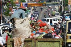Bertahun-tahun Bak Sampah di Tengah Jalan Pasar Ciputat Bikin Macet, Warga Pasrah