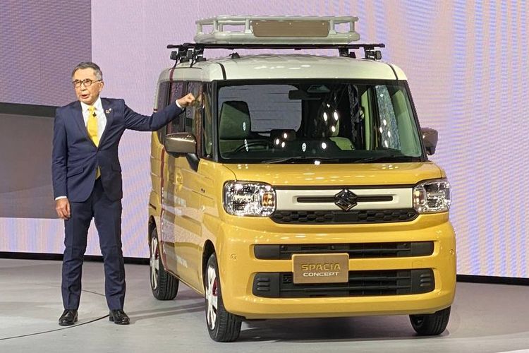 Toshihiro Suzuki, Director and President Suzuki Motor Corporation pada peresmian Suzuki di Japan Mobility Show 2023, di Tokyo, Rabu (25/10/2023).
