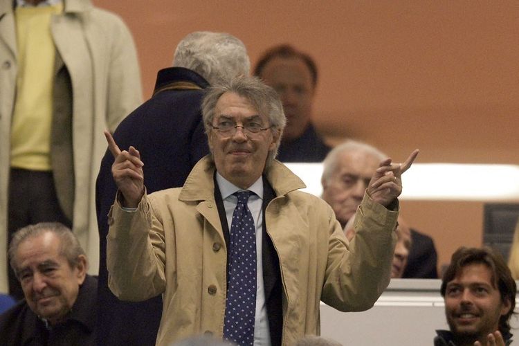 Massimo Moratti kala masih menjabat sebagai Presiden Inter Milan pada 9 November 2013. Terkini, Moratti mengunjungi sentra latihan Inter di Pinetina untuk kali pertama dalam 10 tahun.  AFP PHOTO / ALBERTO LINGRIA (Photo by ALBERTO LINGRIA / AFP)