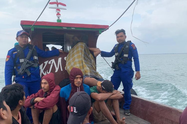 Sebanyak 36 pekerja migran Indonesia yang akan berangkat ke Malaysia secara ilegal diamankan di perairan Kwala Batubara, pada Kamis (22/6/2023) malam.