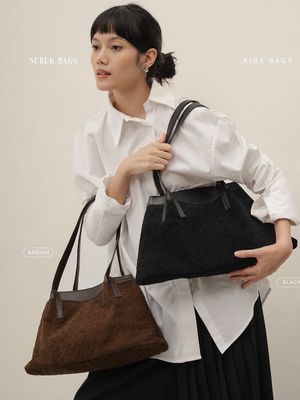Tas lokal kini makin stylish dan elegan. Simak 5 rekomendasi brand lokal tas wanita yang bisa jadi andalan untuk kerja, hangout, hingga acara formal.