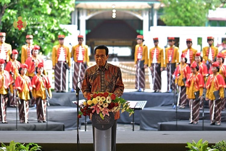 Sultan Hamengkubuwono X saat menghadiri pameran Hamong Nagari. 