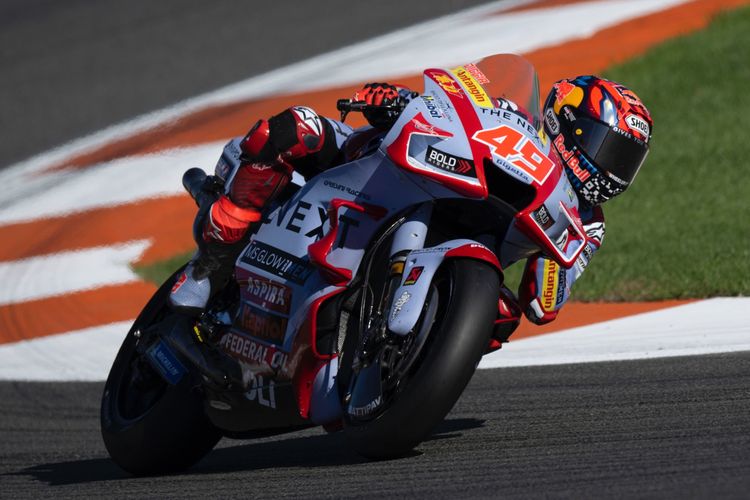 Fabio Di Giannantonio saat berlaga pada MotoGP Valencia 2022