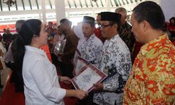 Menko PMK Pastikan Penyaluran Bantuan Sosial Tepat Sasaran