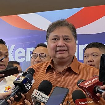Menteri Bidang Bidang Perekonomian Airlangga Hartarto umumkan diskon tarif listrik bagi pelanggan PLN. 