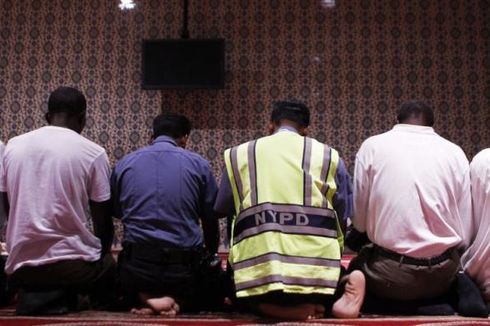 Polisi Muslim di New York Gugat Larangan Berjanggut