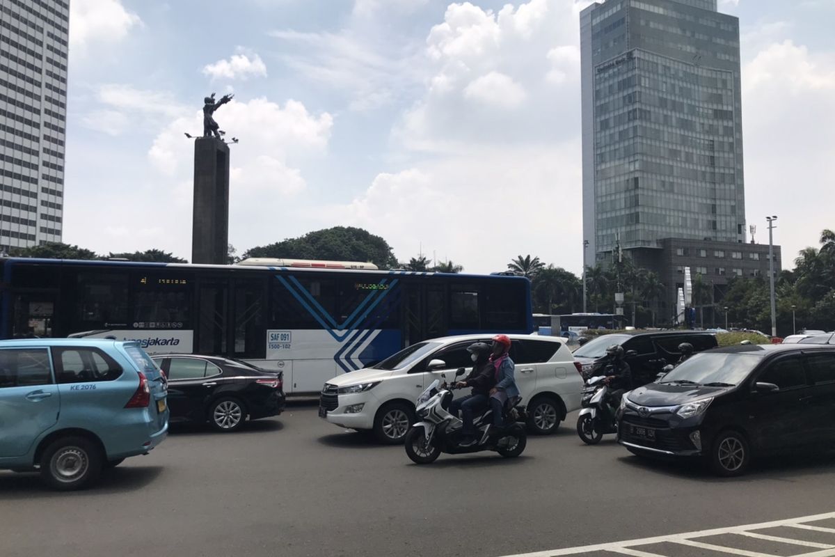 Arus lalu lintas dari arah MH. Thamrin menuju Bundaran Hotel Indonesia, Jakarta Pusat sudah dibuka pasca rombongan Parade MotoGP telah melintas pada Rabu (16/3/2022) pagi.
