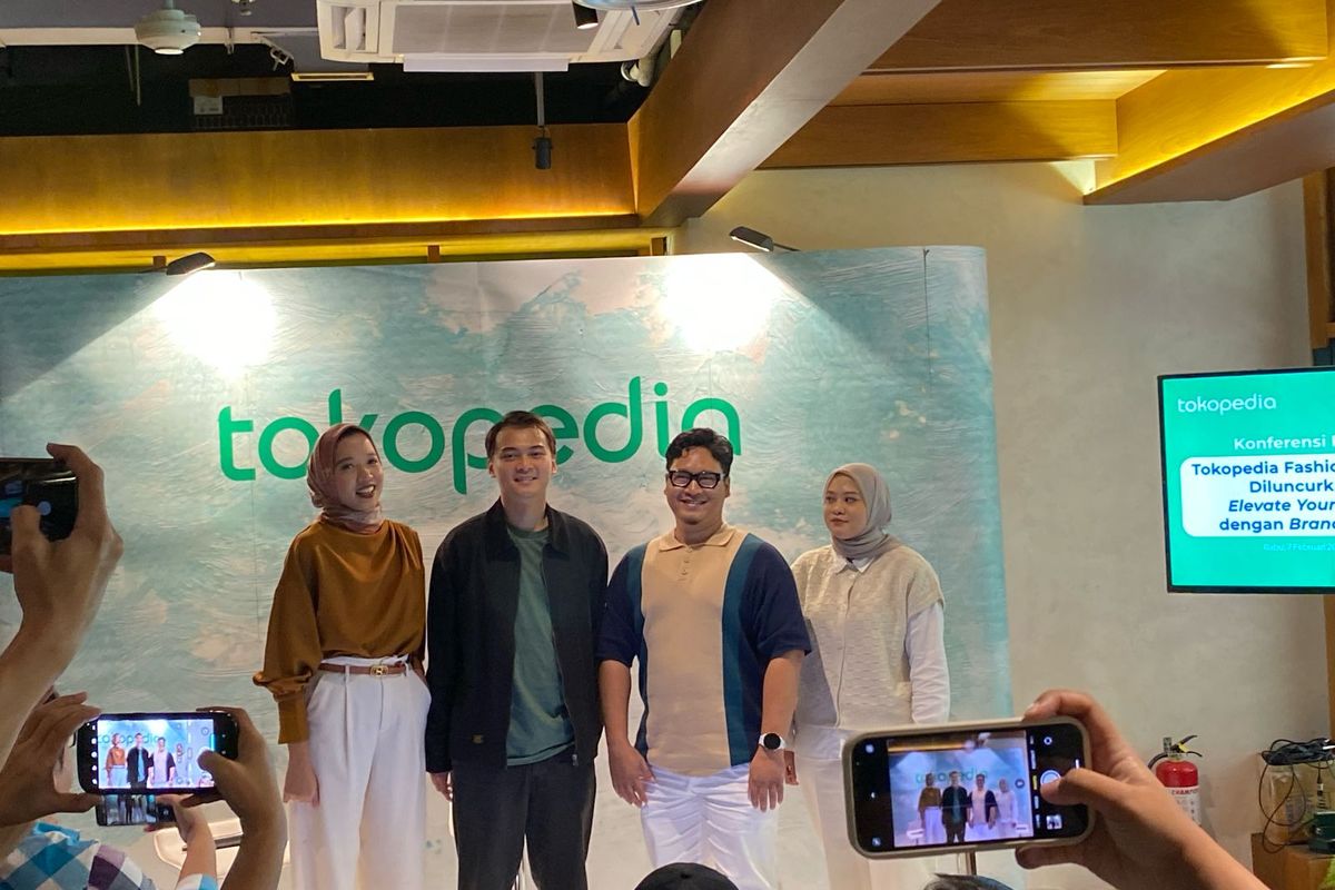 Head of Fahsion Category Development Tokopedia Aldhy Darmayo dalam jumpa pers di Jakarta, Rabu (7/2/2024). 