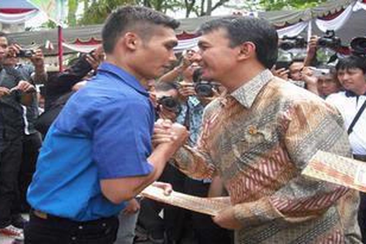 Ichwan, salah seorang narapidana yang memperoleh kebebasannya hari ini bersama Plt Gubernur Sumut.