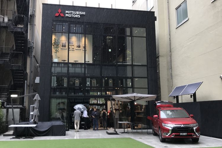 Showroom ekslusif terbaru Mitsubishi Motors di Ginza, Tokyo, Jepang, Mi Garden, sama sekali tidak terasa seperti diler mobil.