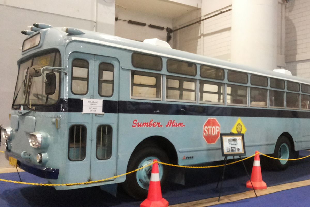 Mitsubishi Fuso R Series 470 lansiran 1963 milik PO Sumber Alam. Bus ini menjadi satu dari beberapa bus lawas yang dipamerkan di acara Indonesia Classic N Unique Bus (Incubus) 2018 di Hall B Jakarta International Expo, Kemayoran, Jakarta Pusat pada 22-24 Maret 2018.