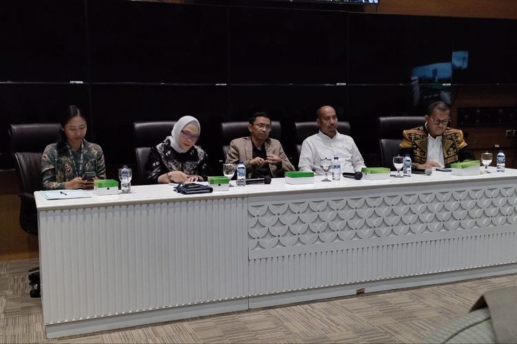diskusi Dialektika Demokrasi dengan tema BPJS Kesehatan dengan KRIS, Permudah Layanan atau Jadi Beban? di Kompleks Parlemen Senayan, Jakarta, Selasa (21/5/2024).
