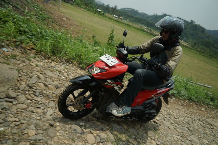 Test ride Suzuki Nex Crossover