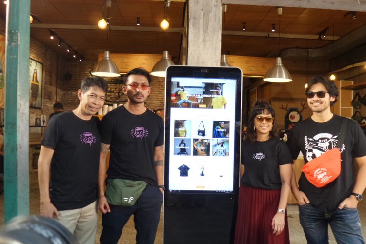 Peluncuran Web Filosofi Kopi Apparel di kedai Filosofi Kopi, Melawai, Jakarta, Jumat (2/11/2018).  