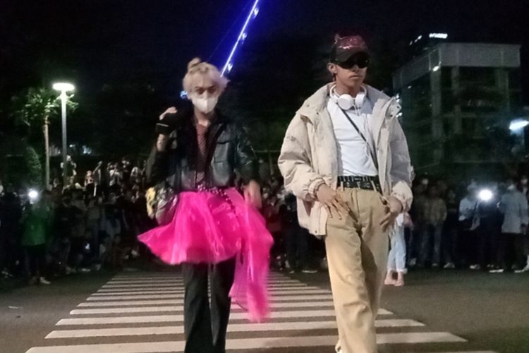 Citayam Fashion Week Ala Remaja SCBD Digelar di Dukuh Atas pada Minggu (17/7/2022) malam