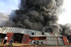 Gudang Bantuan Pangan di Pelabuhan Yaman Terbakar
