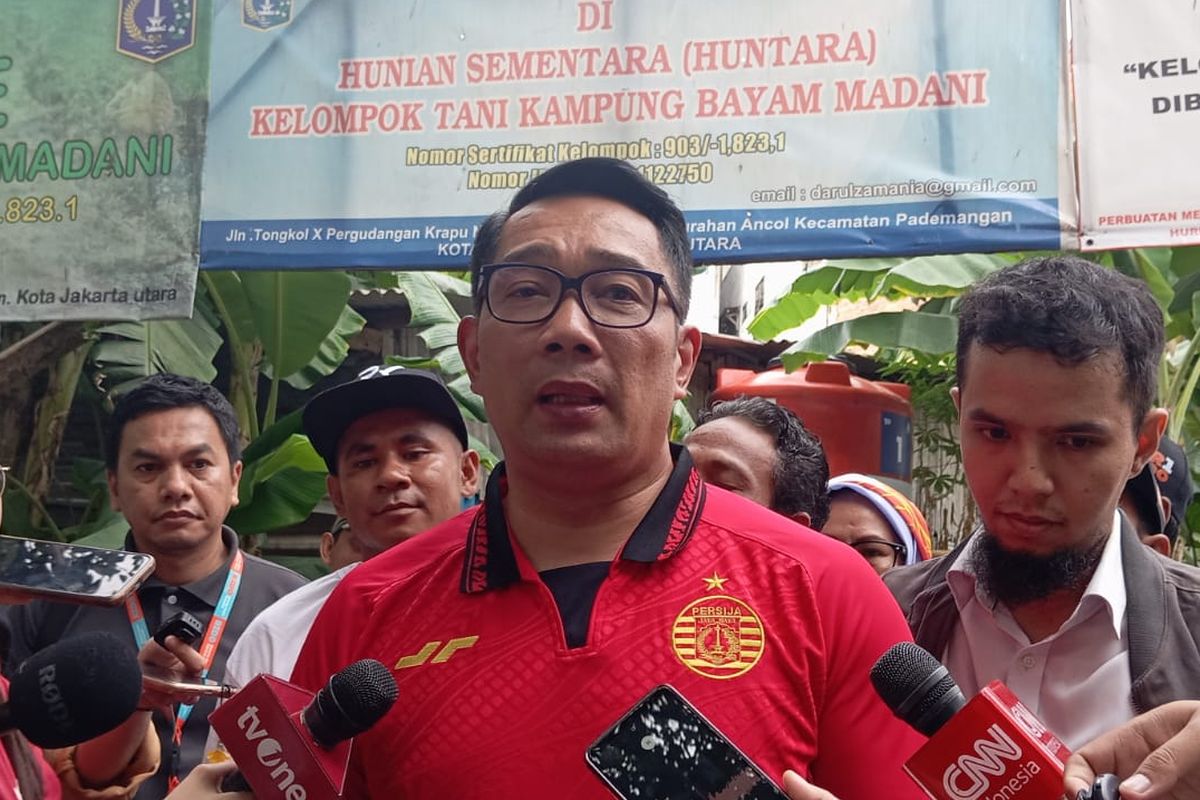Cagub Jakarta Ridwan Kamil saat blusukan ke Kampung Bayam, Pademangan, Jakarta Utara pada Kamis (21/11/2024)