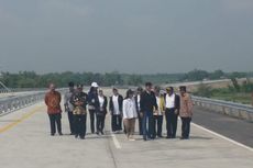 Jokowi Resmikan 4 Ruas Tol, Trans Jawa Tersambung