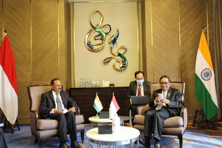 Menko Polhukam Mahfud MD dalam pertemuan The 2nd India-Indonesia Security Dialogue (IISD) bersama Penasihat Keamanan Nasional Republik India, Ajit Doval di Jakarta, Kamis (17/3/2022).