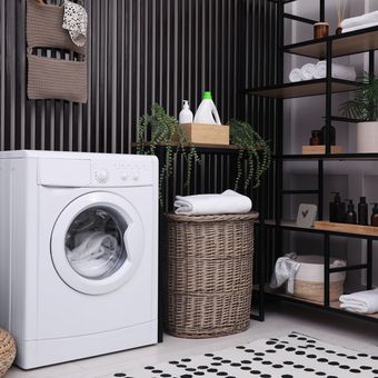 Ilustrasi ruang cuci, mesin cuci di rumah.