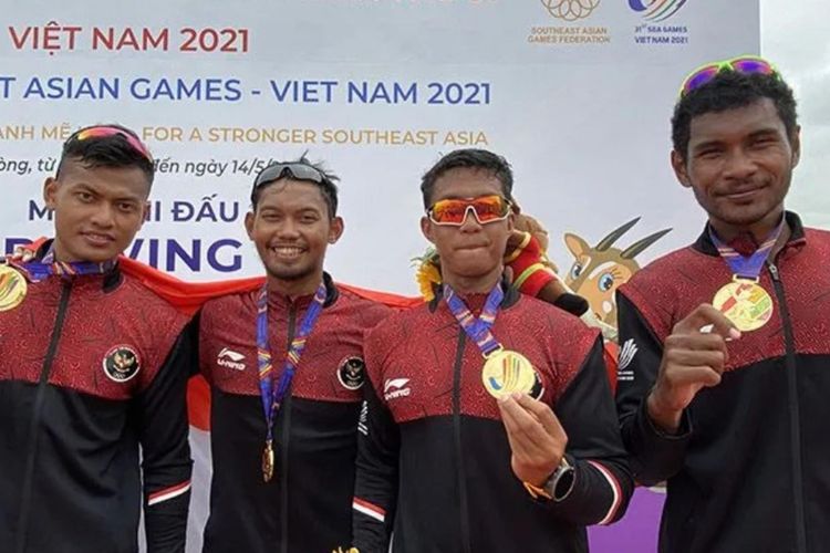Empat prajurit TNI Angkatan Laut yang menjadi bagian dari tim dayung rowing Indonesia menyumbang enam emas untuk Indonesia pada Sea Games 2021 di Vietnam.