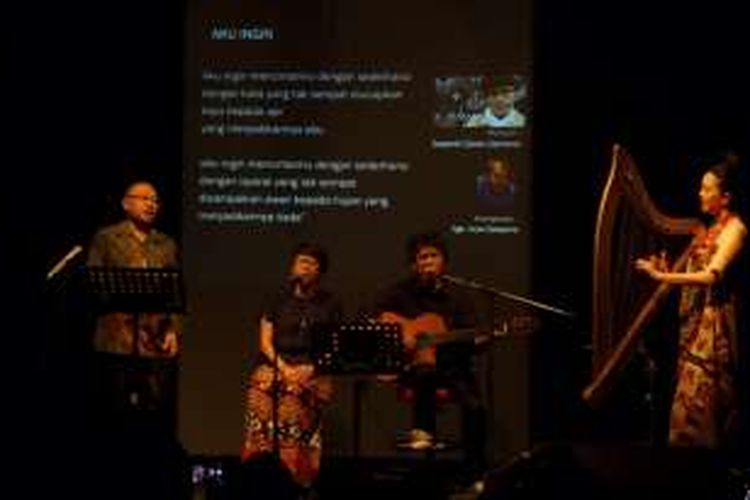kolaborasi musikalisasi puisi dalam Puisi Bernyanyi di Bentara Budaya Jakarta, Selasa (26/4/2016) malam.