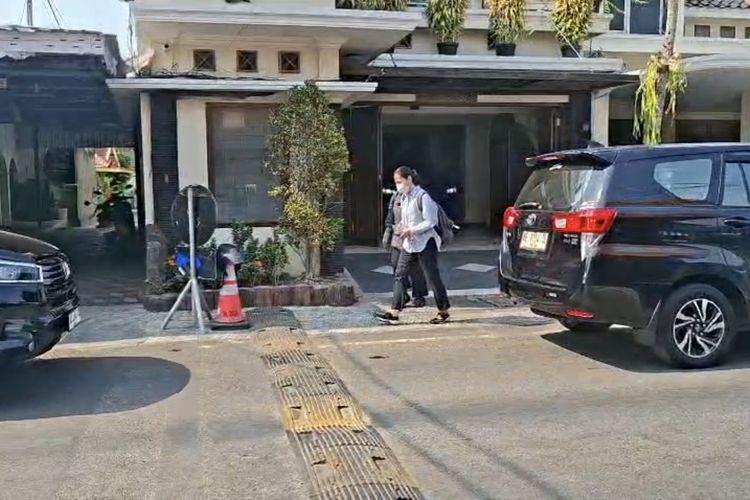 5 Jam KPK Geledah Rumah Wali Kota Nonaktif Madiun Maidi Terkait TPPU
