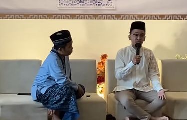 Presenter Ruben Onsu menggelar pengajian pada Selasa (27/5/2025) sebelum berangkat haji