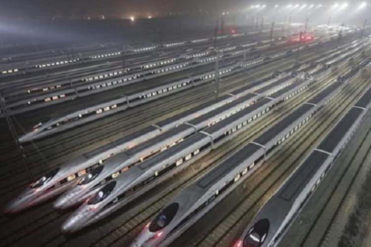 Gambar ini bersifat mewakili atau representasi tentang pengembangan sistem kereta api di China.