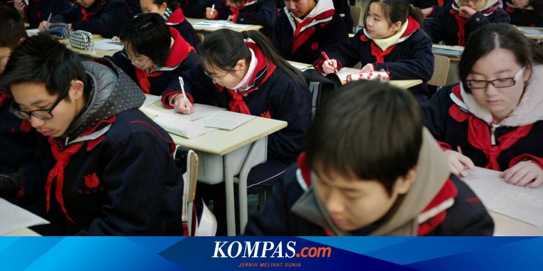 Beban pekerjaan rumah (PR)  yang berat adalah hal yang umum di sekolah-sekolah di seluruh China, yang menyebabkan jam tidur anak berkurang, serta meningkatnya kecemasan dan depresi, kata para ahli. | #China