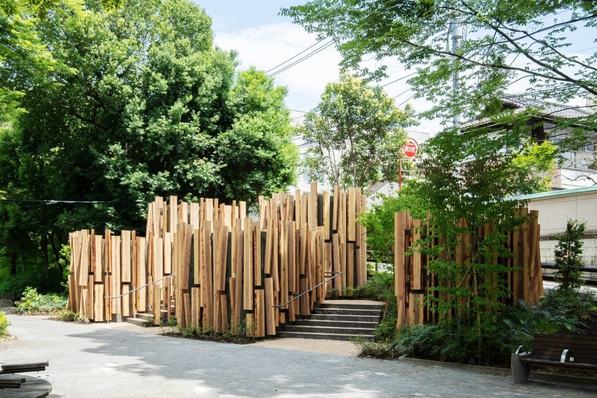 Proyek toilet unik di Tokyo bernama A Walk in the Woods, yang didesain Arsitek Jepang, Kengo Kuma untuk proyek Tokyo Toilet yang diselenggarkan yayasan Nippon.