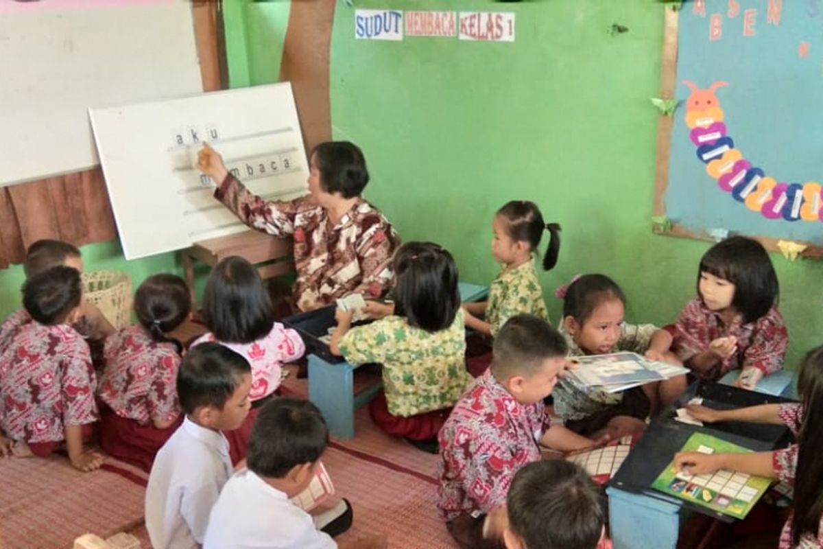 Kabupaten Bulungan meluncurkan Program Kelompok Kerja Guru (KKG) mandiri untuk meningkatkan keterampilan literasi siswa kelas awal pada Oktober lalu. 